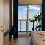 Urban Global Premium - 11th Floor, No 14 - Free Garage 카토비체