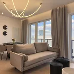 Urban Global Premium - 11th Floor, No 14 - Free Garage *