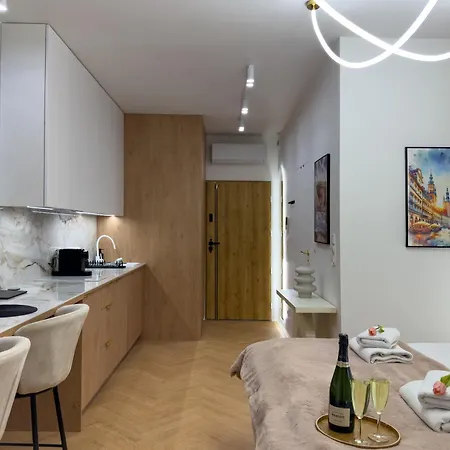 Urban Global Premium - 11th Floor, No 14 - Air Condition - Balcony - Free Garage *