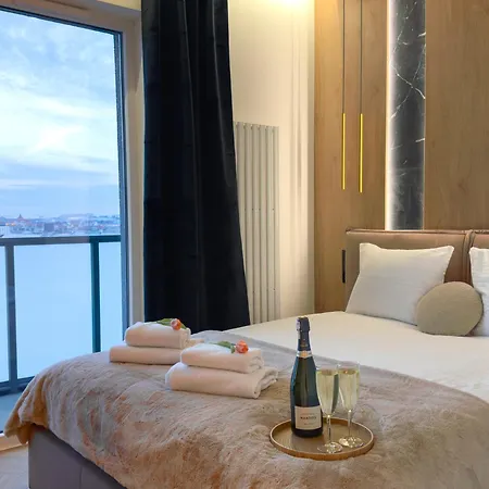 Urban Global Premium, 11th Floor, No 14, Free Garage, Self Check-in, No Deposit Katovice