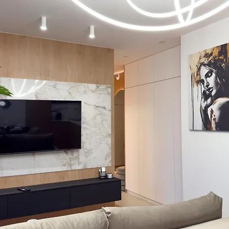 Urban Global Premium, 11th Floor, No 14, Free Garage, Self Check-in, No Deposit Katovice