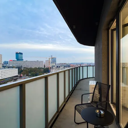 Urban Global Premium, 11th Floor, No 14, Free Garage, Self Check-in, No Deposit Katovice