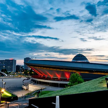 Apartmán Urban Global Premium, 11th Floor, No 14, Free Garage, Self Check-in, No Deposit