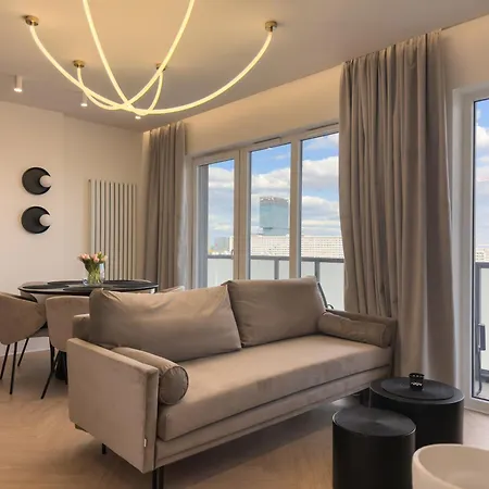 Urban Global Premium - 11th Floor, No 14 - Free Garage *