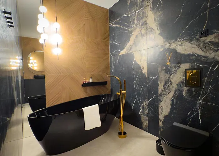 Urban Global Premium, 11th Floor, No 14, Free Garage, Self Check-in, No Deposit דירה קטוביץ